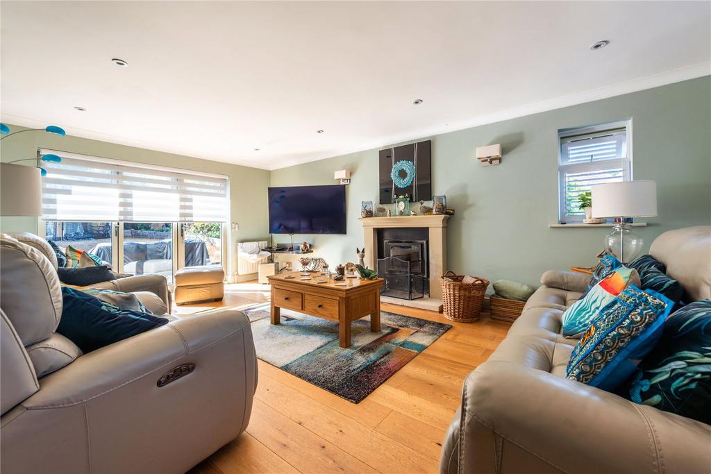 House in Surrey - View 3