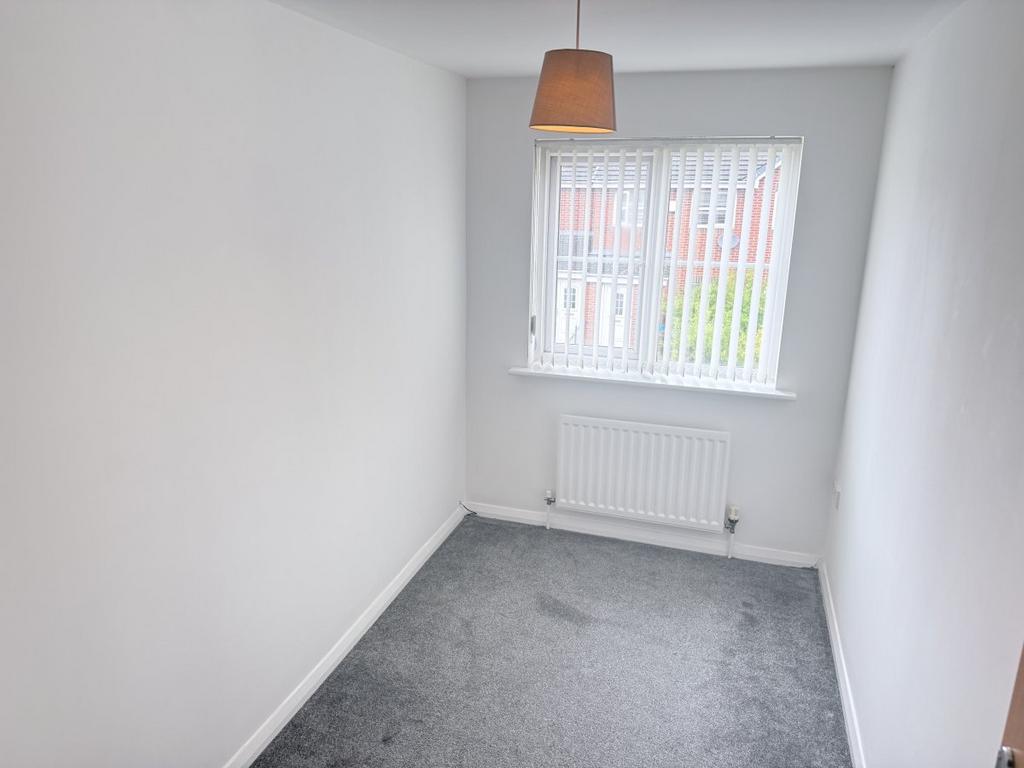 Apartment in New Moston, Greater Manchester - View 4