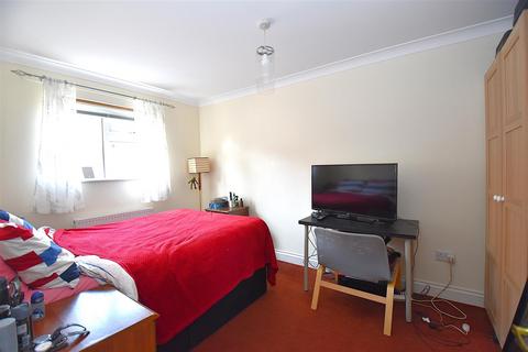 1 bedroom flat for sale, East Street, Rochford