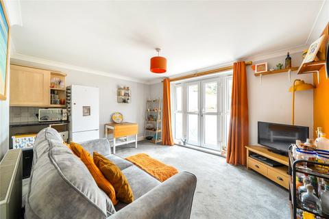 1 bedroom flat for sale, Uxbridge Road, Kingston Upon Thames KT1