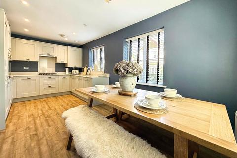 3 bedroom detached house for sale, Dove Close, Berkshire RG45