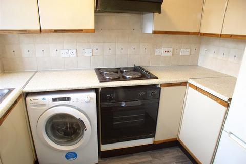1 bedroom flat for sale, Lindley Road, Walton on Thames, Surrey