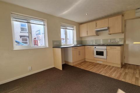 Studio to rent, Stewkins Court, Wordsley