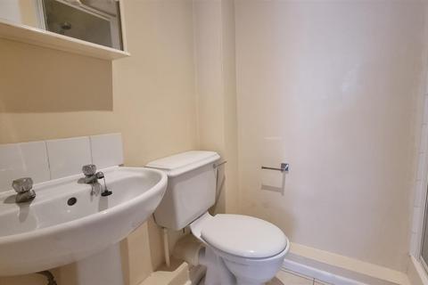 Studio to rent, Stewkins Court, Wordsley