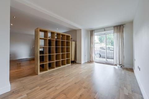 2 bedroom flat to rent, Highfield Close, Hither Green, London, SE13