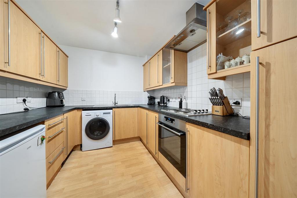 Apartment in Bristol - View 3