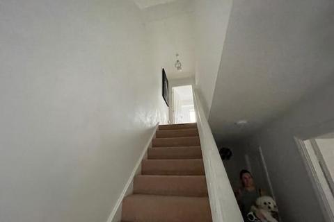 3 bedroom semi-detached house to rent, Lark Close, Corby, NN18