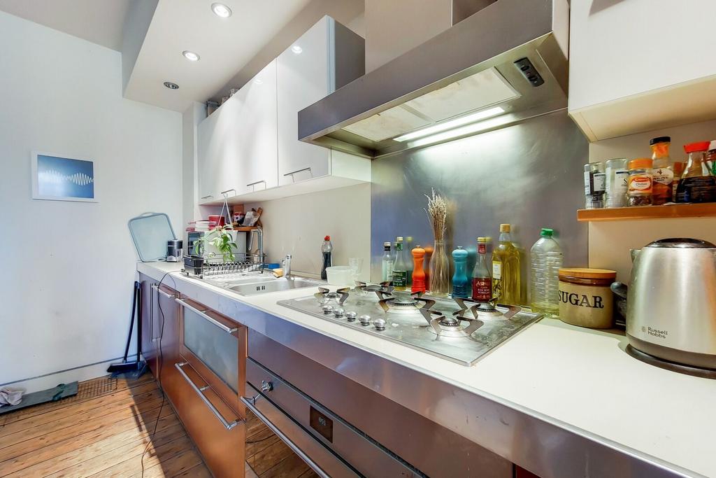 Apartment in London - View 2