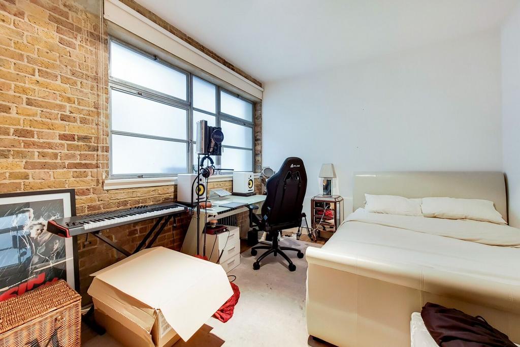 Apartment in London - More