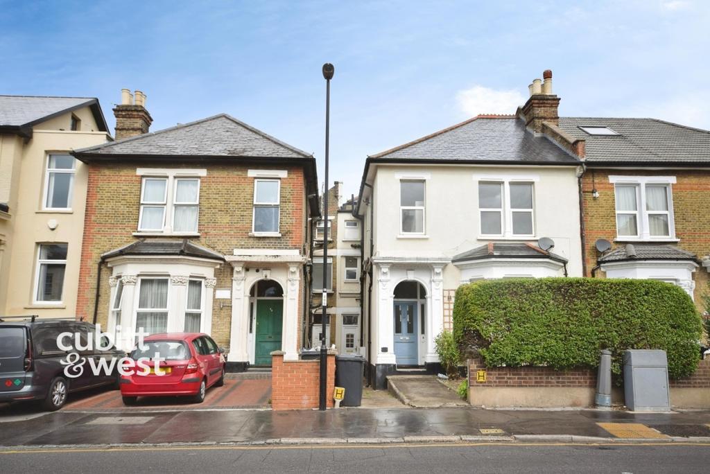 Apartment in Croydon - View 2