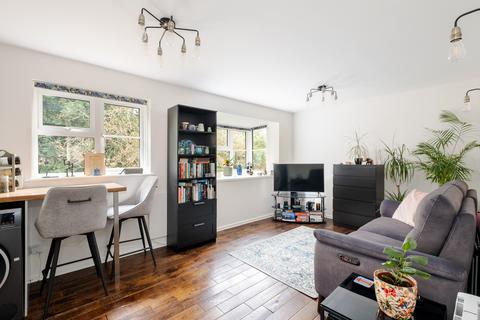 undefined, Pages Hill, London, N10