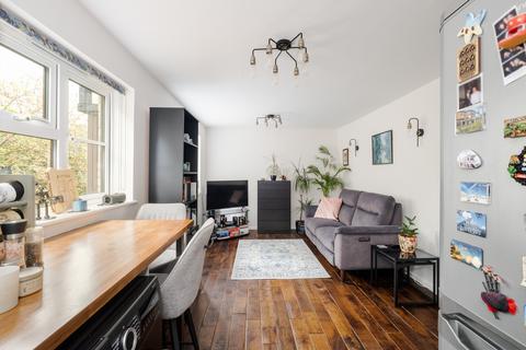 undefined, Pages Hill, London, N10