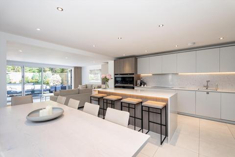 4 bedroom semi-detached house for sale, Leatherhead Road, Oxshott, Surrey KT22