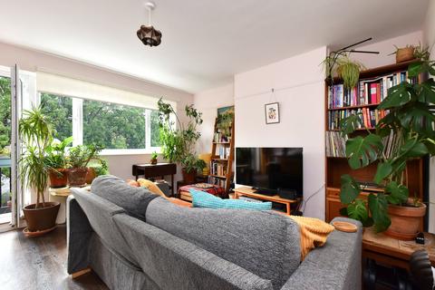 2 bedroom flat for sale, Longfield Crescent, London, SE26 4DU