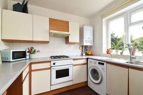 2 bedroom flat for sale, Longfield Crescent, London, SE26 4DU