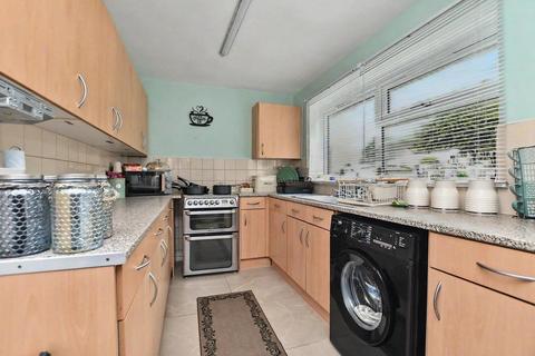 4 bedroom semi-detached house for sale, Brignall Garth, Leeds, West Yorkshire