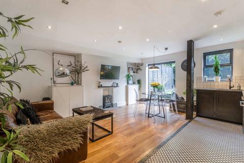 Isledon Road, Islington, London, N7