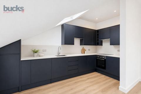 2 bedroom flat for sale, Spencer Close, High Wycombe, HP13