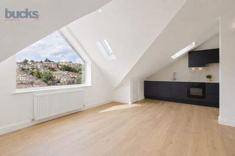 2 bedroom flat for sale, Spencer Close, High Wycombe, HP13