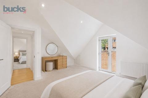 2 bedroom flat for sale, Spencer Close, High Wycombe, HP13