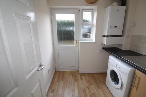 4 bedroom house to rent, Ashby Crescent, Leeds