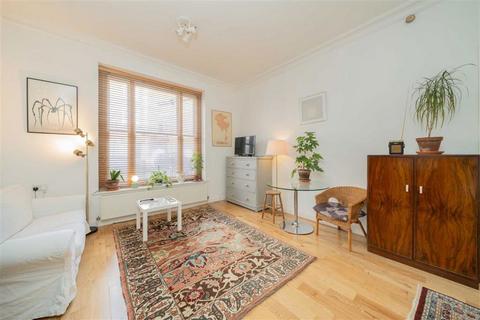 Studio to rent, Orsett Terrace, London W2