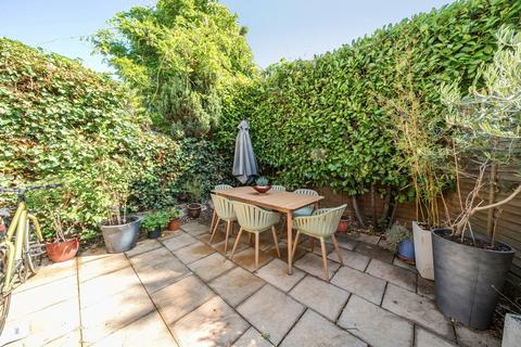 3 bedroom end of terrace house for sale, Station Gardens, Chiswick, London, W4