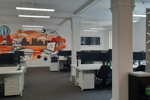 Office to rent, 38 Queen St Glasgow G1 3DX