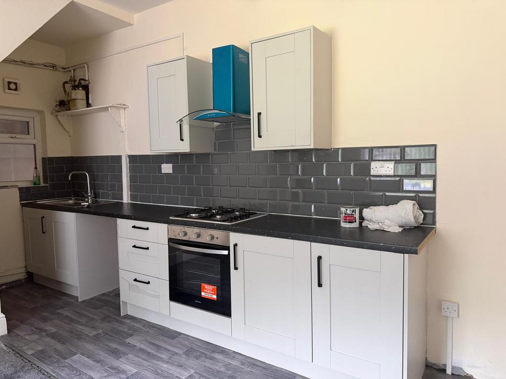 House in Huddersfield - View 2