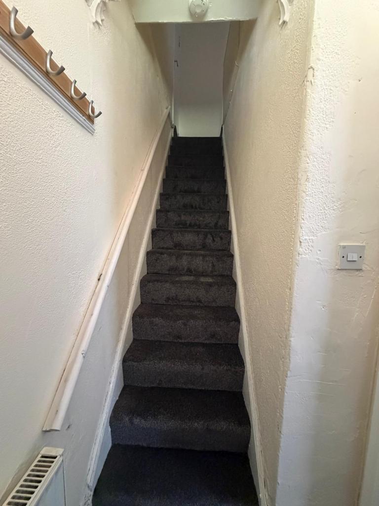 House in Huddersfield - View 3