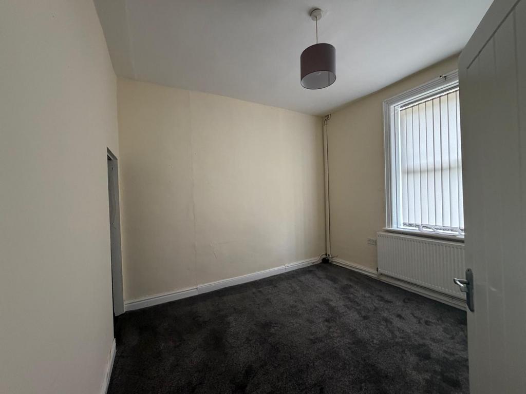 House in Huddersfield - View 4
