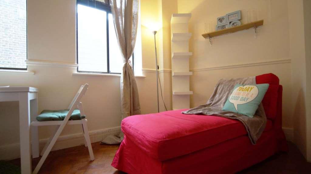 Apartment in London - View 3