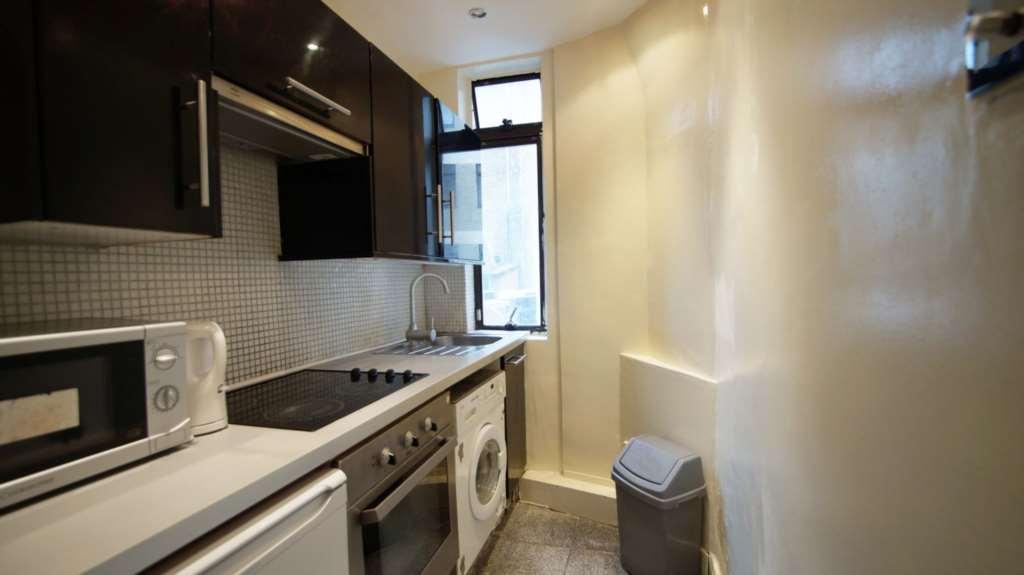 Apartment in London - View 5