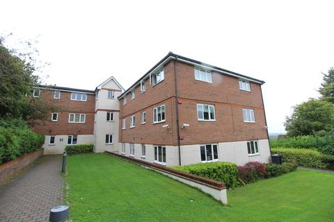 2 bedroom flat to rent, Treetop Close, Luton, Bedfordshire, LU2