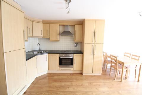 2 bedroom flat to rent, Treetop Close, Luton, Bedfordshire, LU2