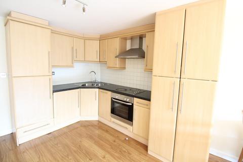 2 bedroom flat to rent, Treetop Close, Luton, Bedfordshire, LU2