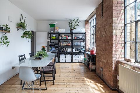 2 bedroom flat for sale, Rampart Street, London, E1