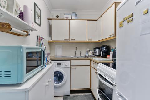 2 bedroom flat for sale, Aigburth Avenue, Bognor Regis, West Sussex PO21