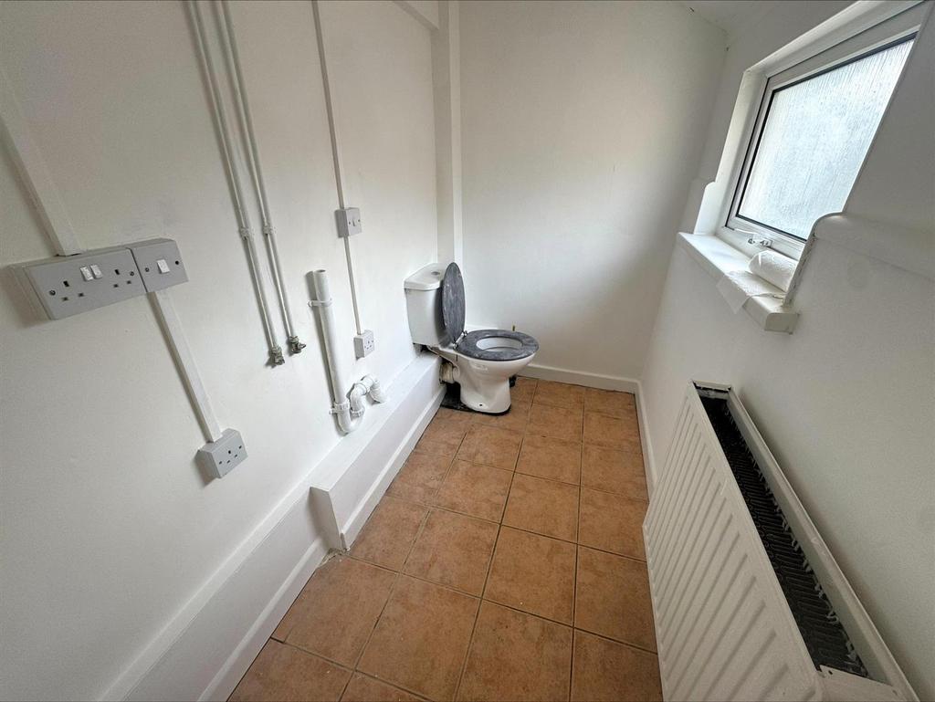 House in Llanelli - View 5
