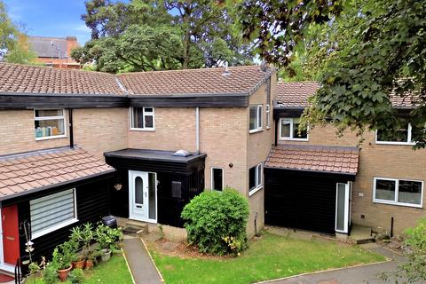 West Hill Avenue, Leeds, LS7