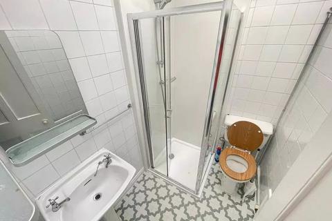 4 bedroom terraced house to rent, Acomb Street