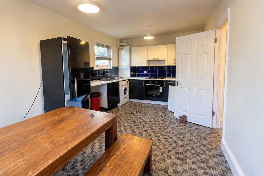House in London - View 2