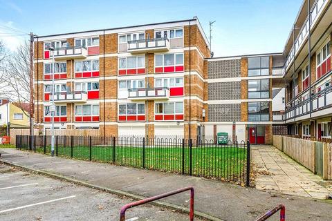 4 bed flat/apartment for rent in Cottage Grove, Hampshire PO5