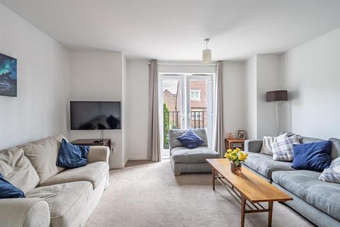 2 bedroom flat for sale, College Court, Dringhouses, York, YO24 1UG