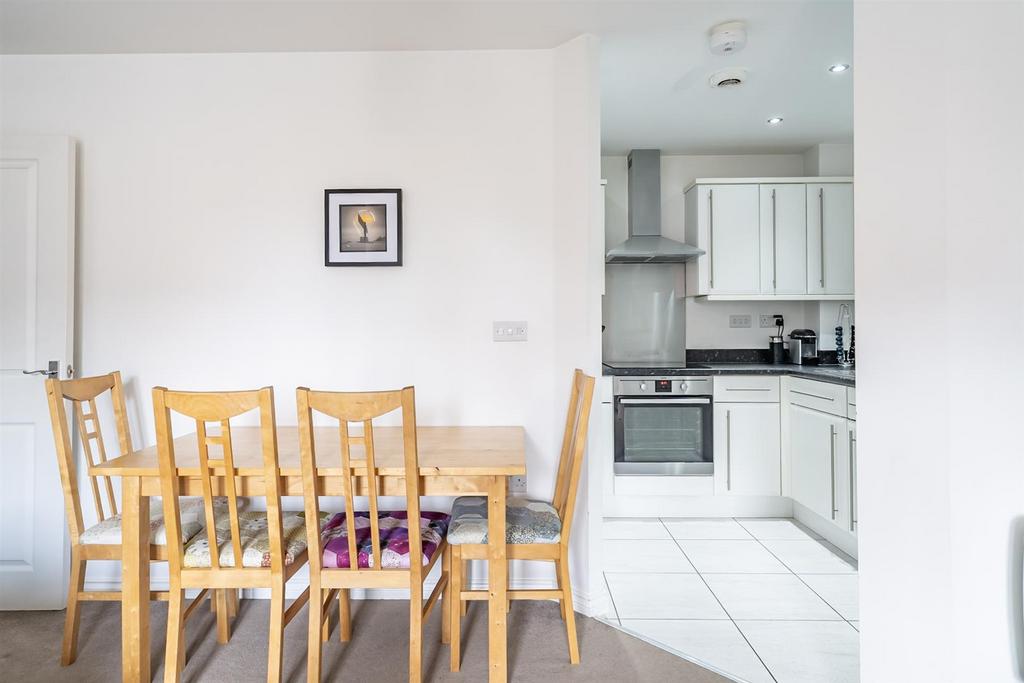 Apartment in York, Dringhouses - View 5