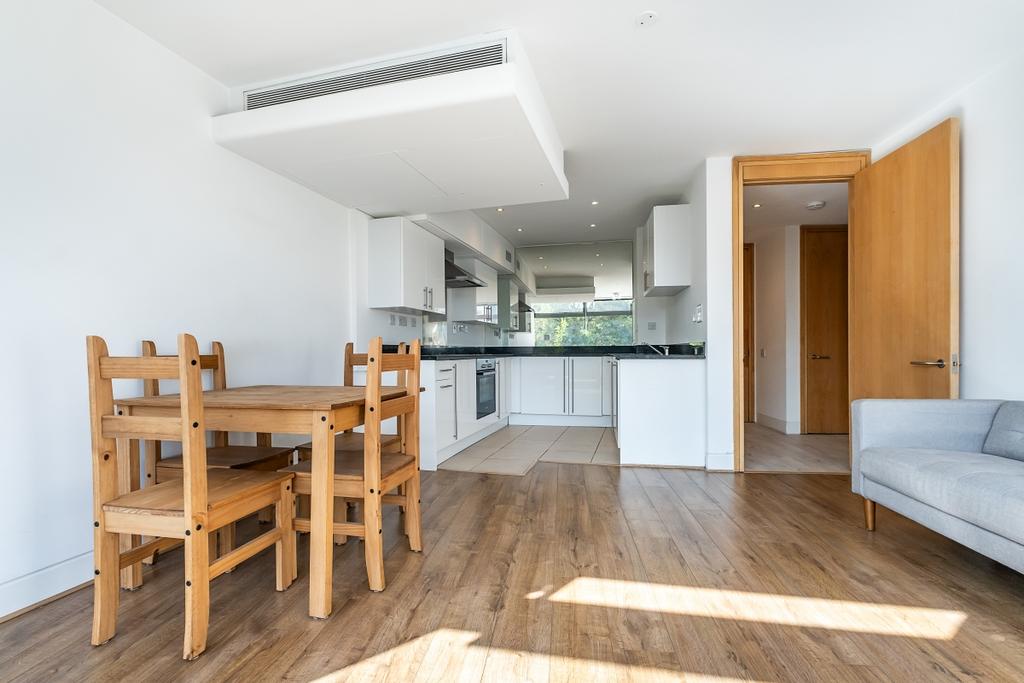 Apartment in London - More