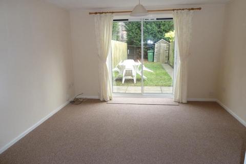 2 bedroom townhouse to rent, Richardson Drive, Wollaston, Stourbridge