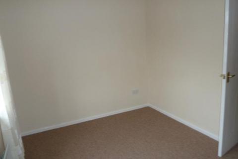2 bedroom townhouse to rent, Richardson Drive, Wollaston, Stourbridge