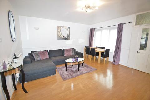 3 bedroom terraced house to rent, James Lane, London, E10