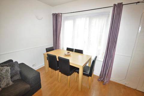 3 bedroom terraced house to rent, James Lane, London, E10